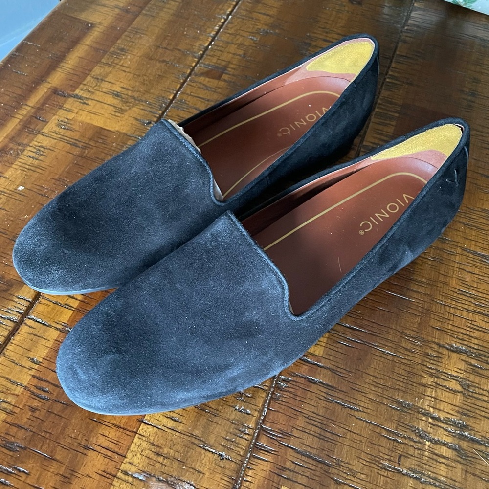 Vionic Willa Black Suede Loafers EUC